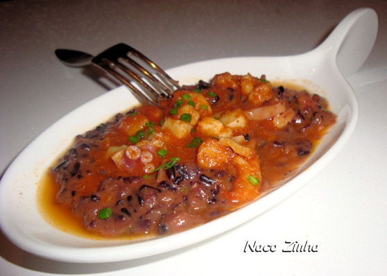 Arroz negro com camarão