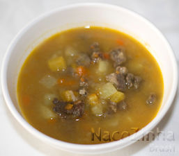 sopa-carne-legumes