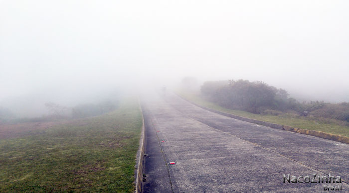 Urubici - Morro da Igreja com intenso nevoeiro