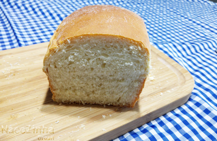 Pão de forma com soro de iogurte cortado