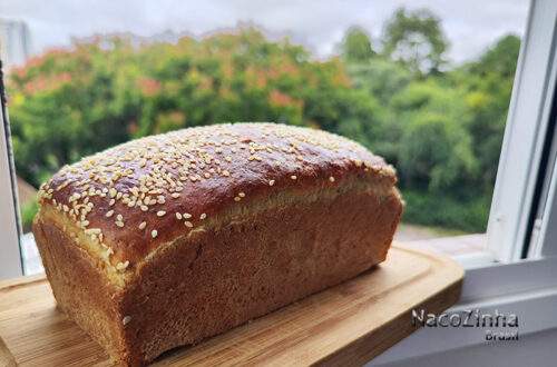 Pão integral de banana e iogurte