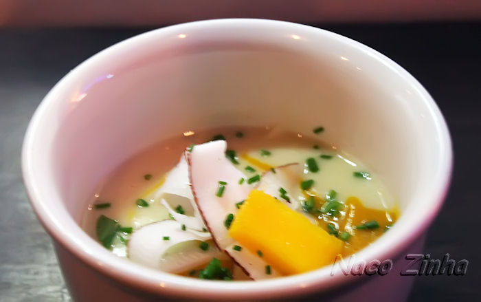 Comida creoule _ sopa de manga, batata doce e coco