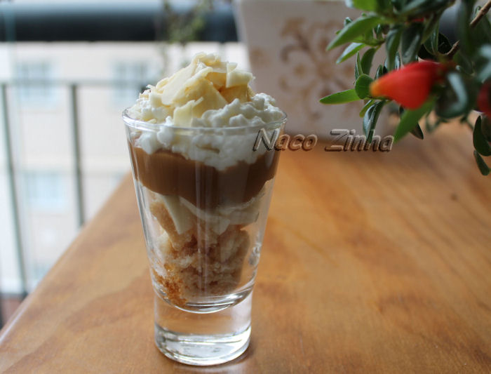 Verrine de banana com doce de leite