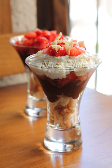 Verrine de morango e nutella