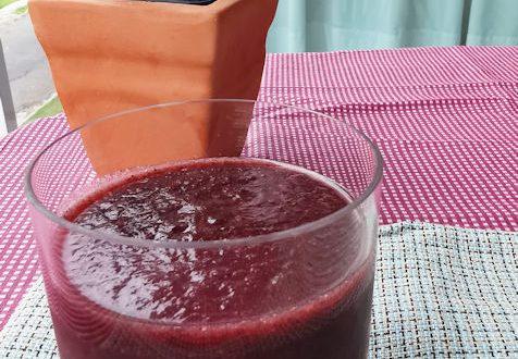 Smoothie de pera, maçã e mirtilo