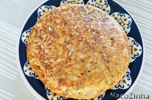 Torta de repolho cremosa de frigideira