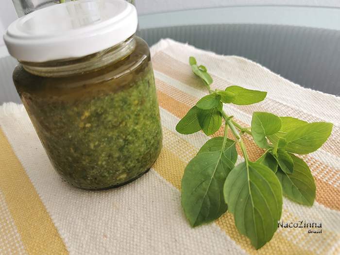 Pesto de manjericão